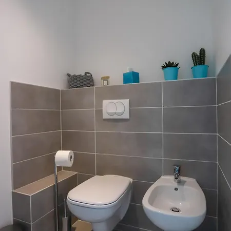 Apartamento Le Bleu Du 3 Etoiles - Secteur Recherche, Calme & Familiale, A 300m Du & De La Vieille Ville, Garage Prive